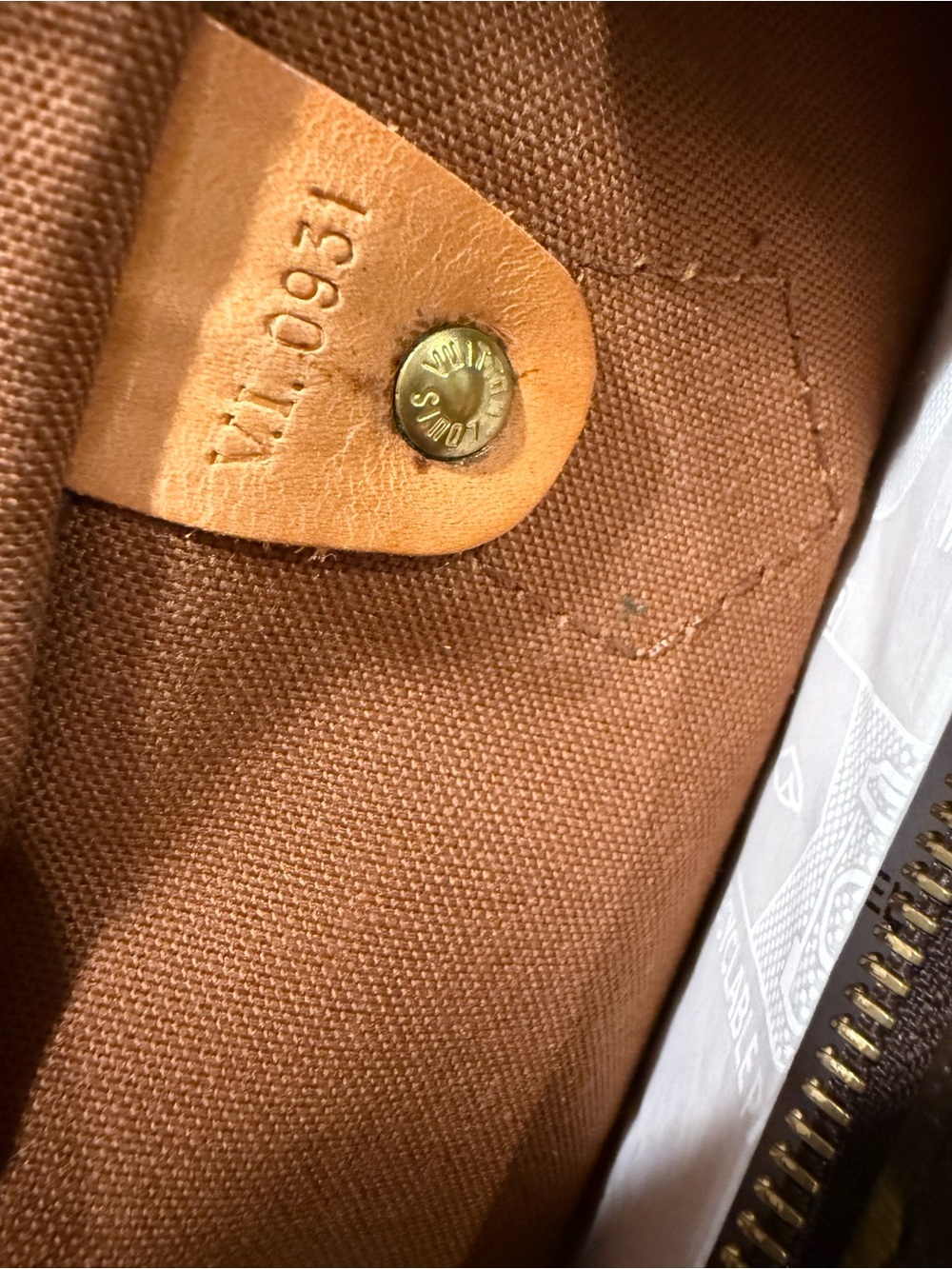 LV Speedy 30 in monogram - Picture 10 of 13